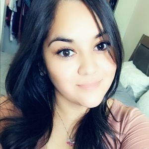 Meet your Posher, Olivia